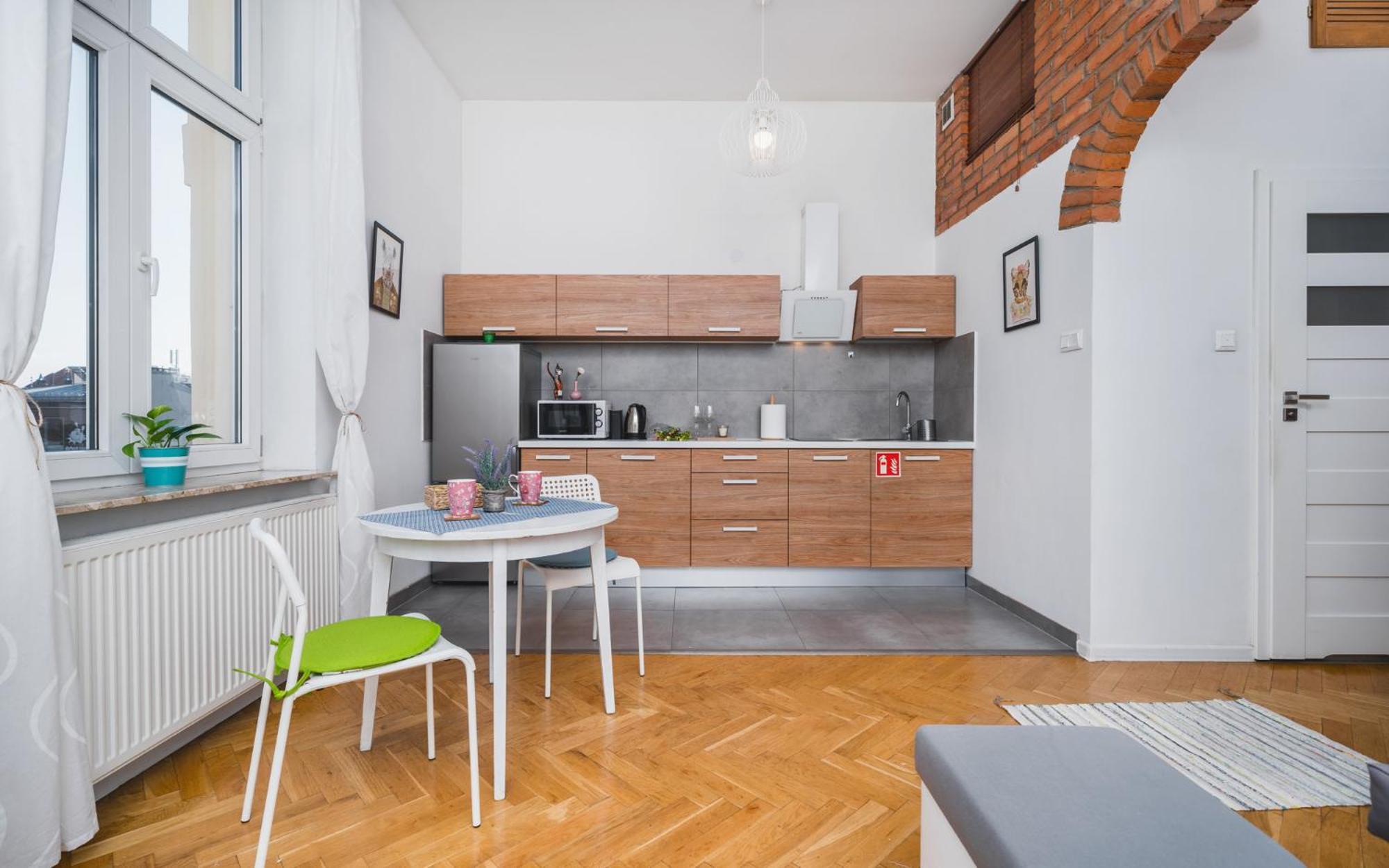 Plac Nowy - The Heart Of Jewish Quarter - By Upstairs Kraków